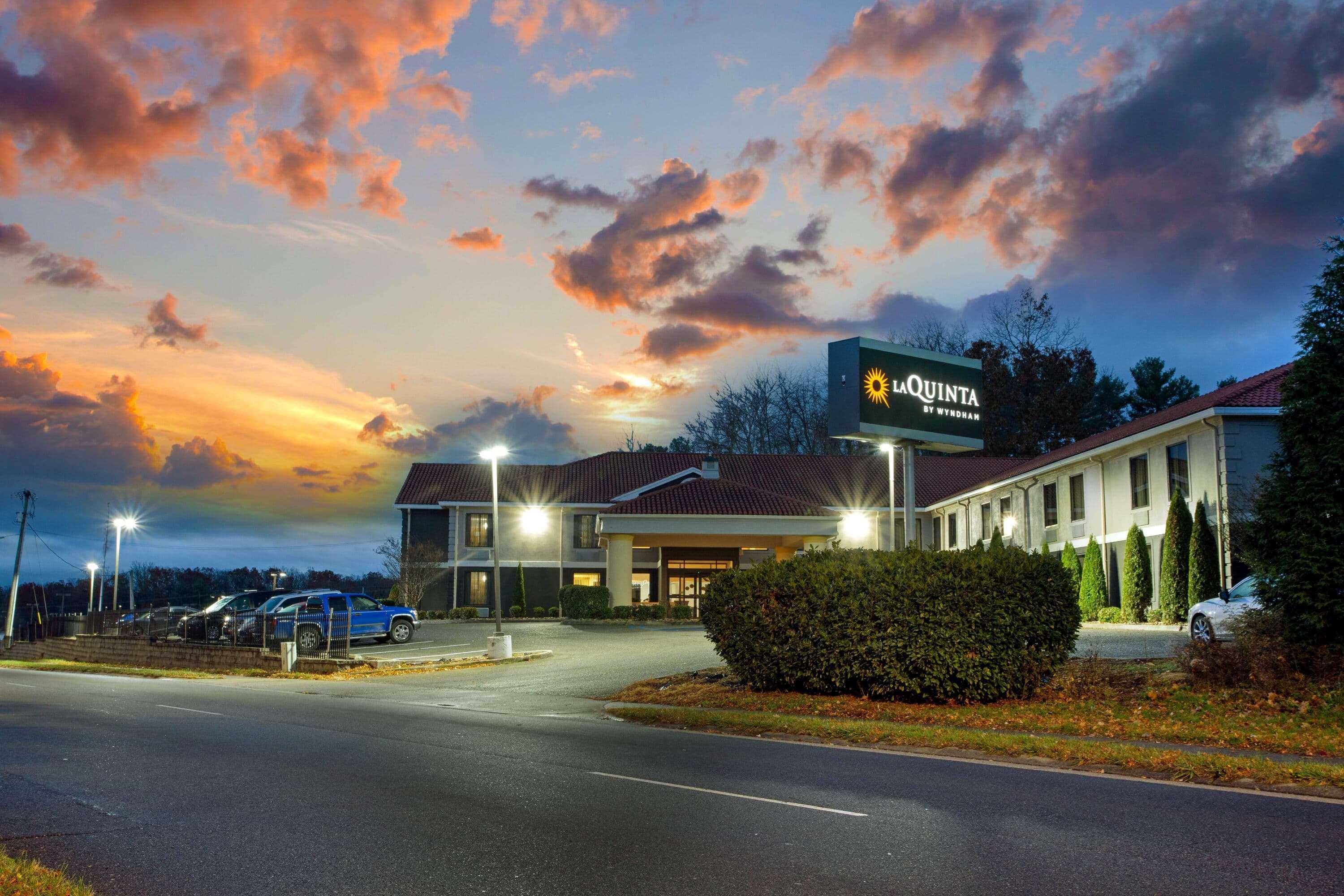 La Quinta Inn By Wyndham Radford Ngoại thất bức ảnh